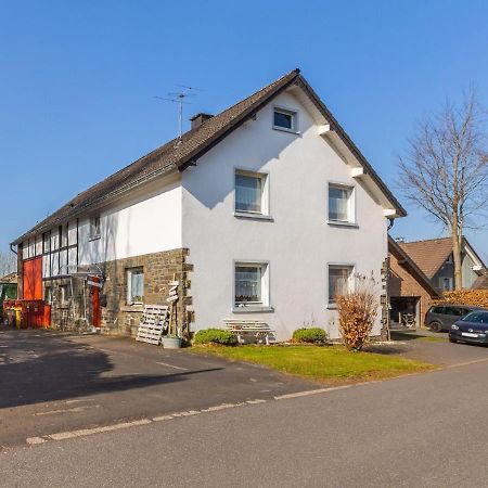 Comfortable apartment in Monschau-Höfen with private garden Alzen Exterior foto