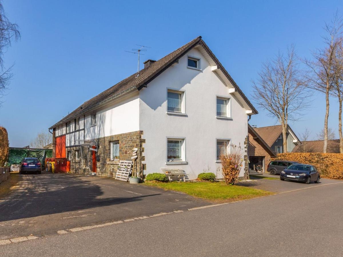 Comfortable apartment in Monschau-Höfen with private garden Alzen Exterior foto