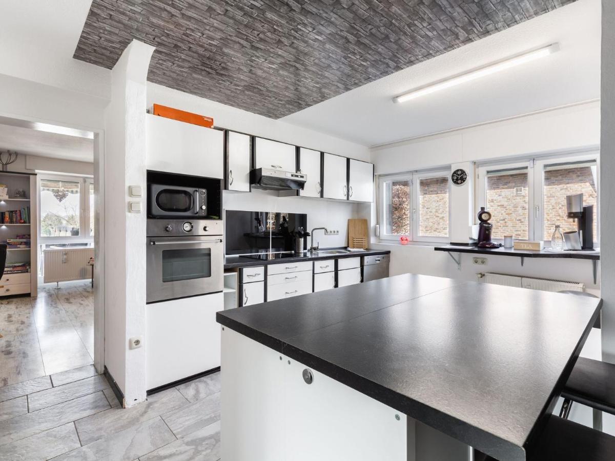 Comfortable apartment in Monschau-Höfen with private garden Alzen Exterior foto